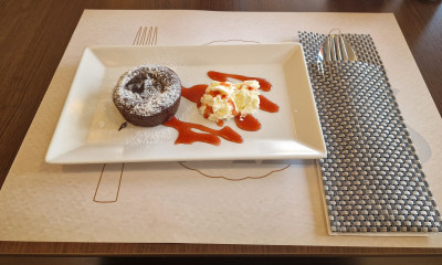 Csokoládé szuflé málnaöntettel